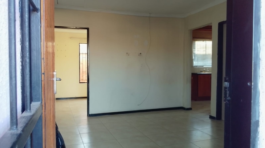 To Let 2 Bedroom Property for Rent in Tlhabane West North West
